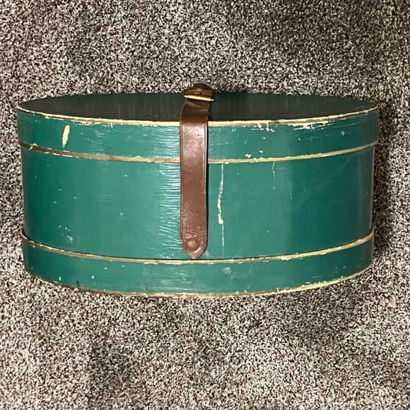 Vintage Mallory Hat Box - Picture 6 of 8